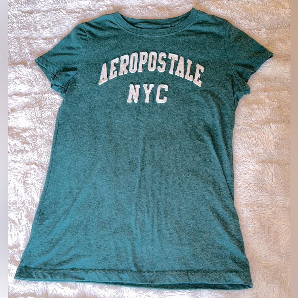 Green Aéropostale t-shirt